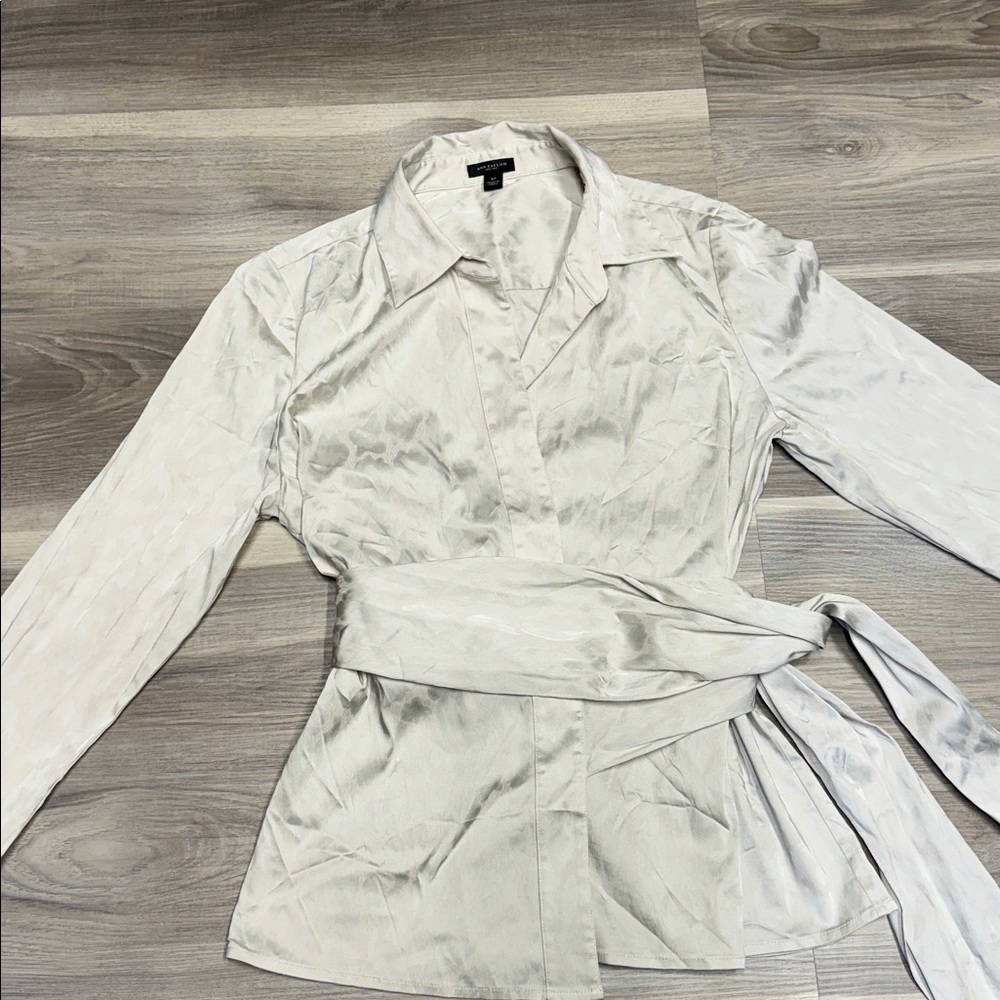Ann Taylor wrap blouse size 12 - Picture 2 of 7